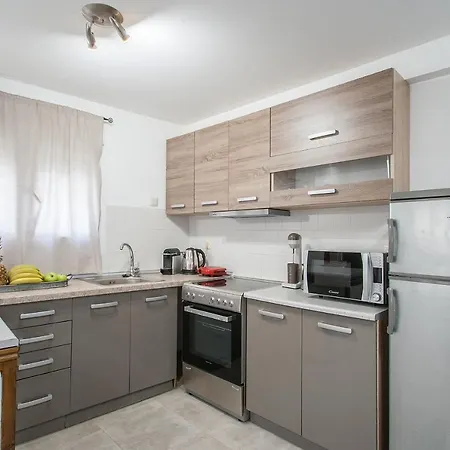 Bohemian Townhouse Apartment Skiathos-Stadt