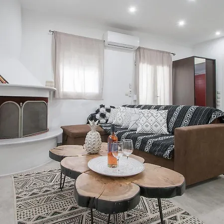 Bohemian Townhouse * 斯基亚索斯镇