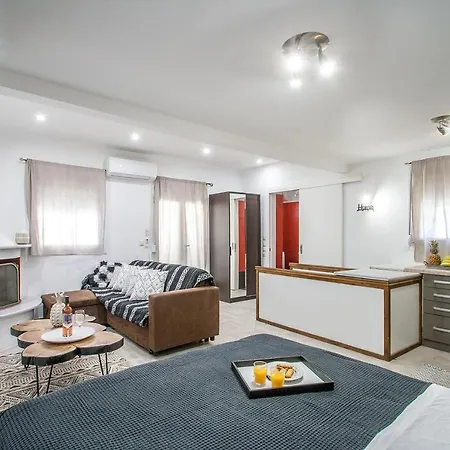 公寓 Bohemian Townhouse 斯基亚索斯镇