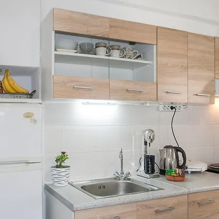 Bohemian Townhouse * 斯基亚索斯镇