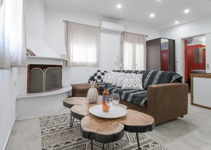 Bohemian Townhouse * Skiathos Town