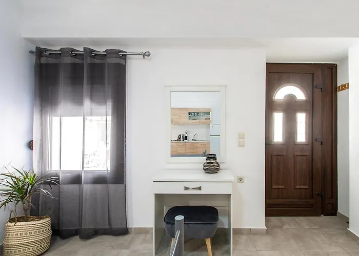 Bohemian Townhouse * Skiathos Town