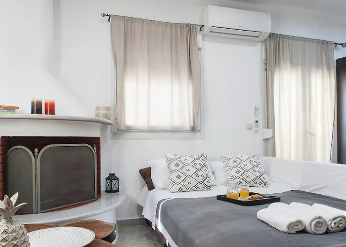 Bohemian Townhouse Skiathos Town